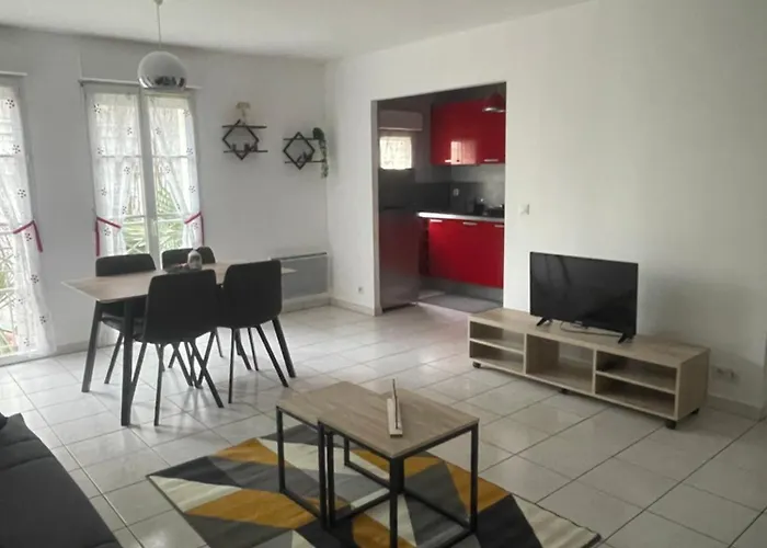 Appartement à Deux Pas De La *